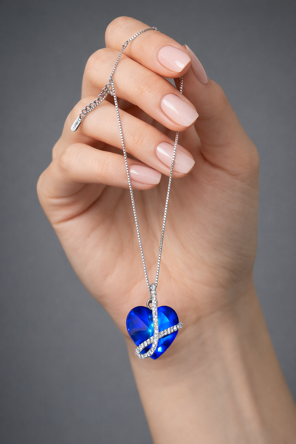 Collier Femme Cœur Bleu en Cristal - قلادة القلب أزرق من الكريستال